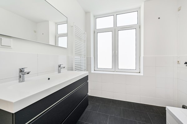 Medium property photo - Hadewichstraat 45, 2531 XX Den Haag